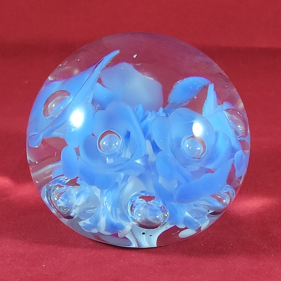 GORGEOUS VINTAGE GIBSON 1990 SIGNED ART GLASS PAPERWEIGHT. - Picture 8 of 11
